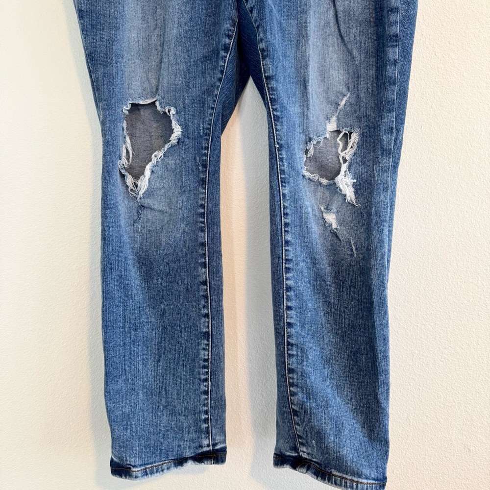 Torrid Boyfriend Straight Distressed Jeans Size 16 Short - Picture 3 of 8